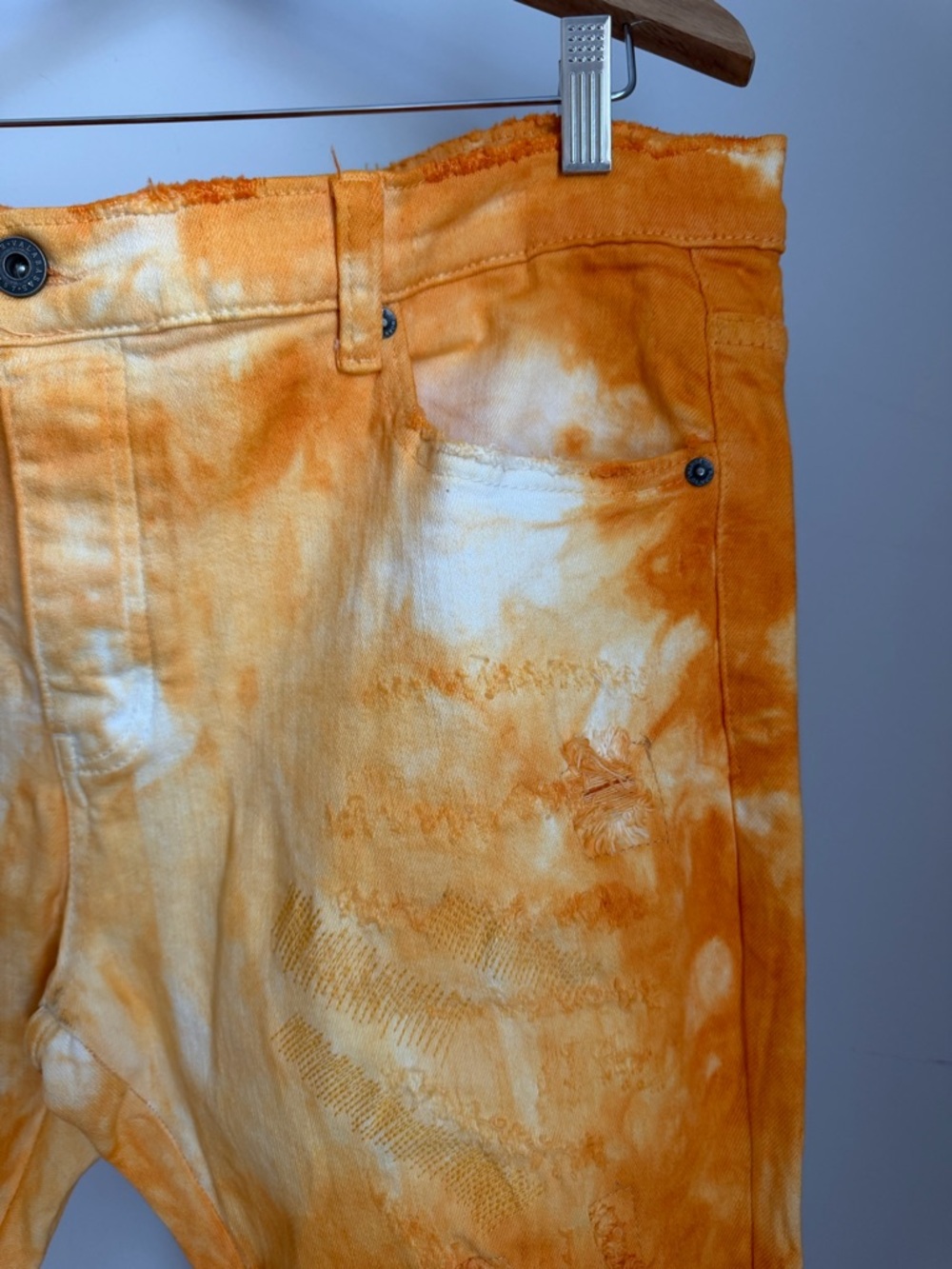 Valabasas Yellow Orange Tie Dye Skinny Jeans Distressed Button Hem Size 38 NWOT - Picture 6 of 10